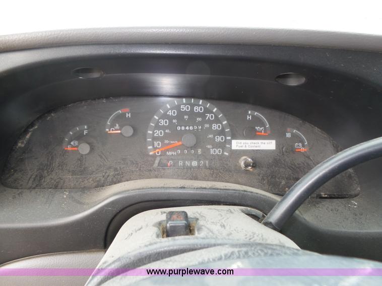image for item K8477 1999 Ford Econoline E350 Super Duty shuttle bus