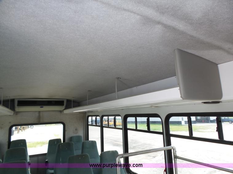 image for item K8477 1999 Ford Econoline E350 Super Duty shuttle bus