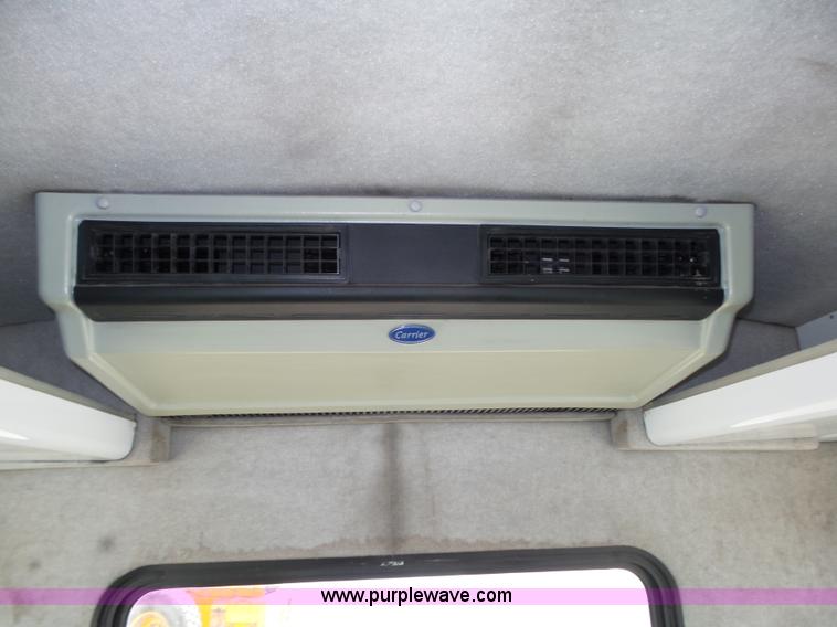 image for item K8477 1999 Ford Econoline E350 Super Duty shuttle bus