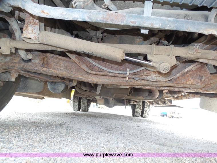 image for item K8477 1999 Ford Econoline E350 Super Duty shuttle bus