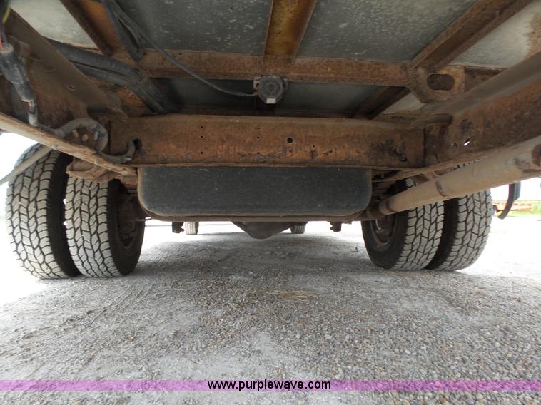 image for item K8477 1999 Ford Econoline E350 Super Duty shuttle bus