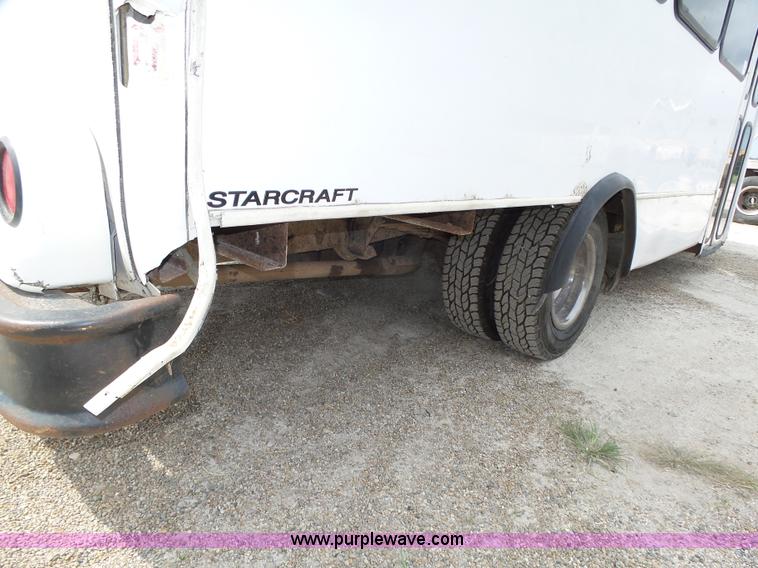 image for item K8477 1999 Ford Econoline E350 Super Duty shuttle bus