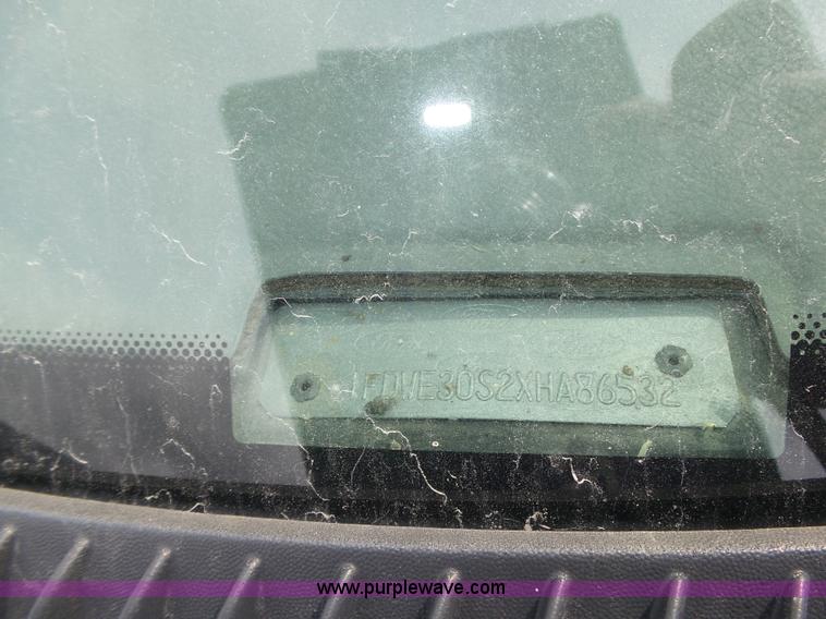 image for item K8477 1999 Ford Econoline E350 Super Duty shuttle bus