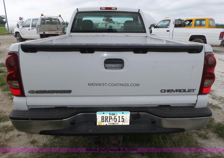 image for item K8478 2003 Chevrolet Silverado 1500 pickup truck