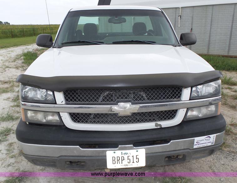 image for item K8478 2003 Chevrolet Silverado 1500 pickup truck