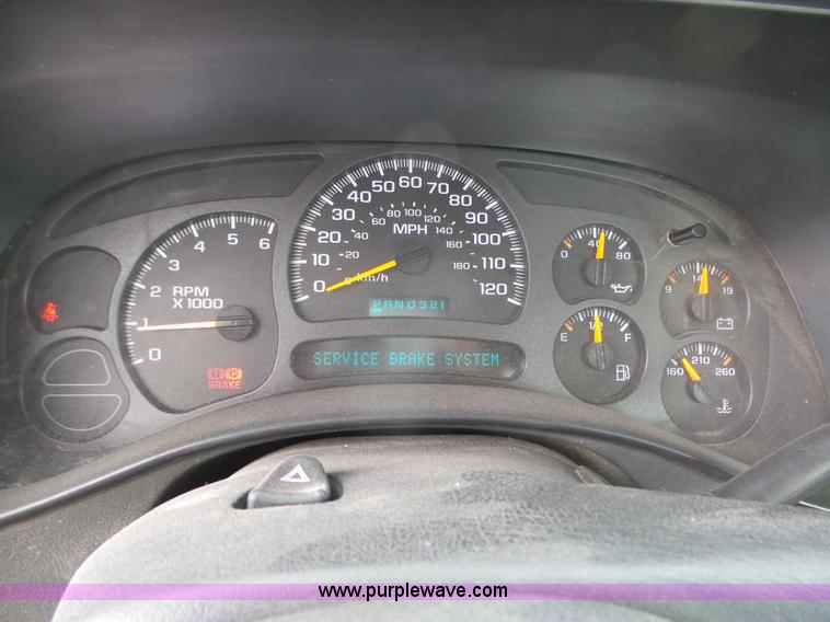 image for item K8478 2003 Chevrolet Silverado 1500 pickup truck