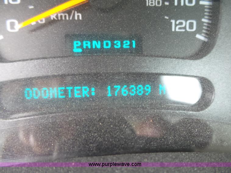 image for item K8478 2003 Chevrolet Silverado 1500 pickup truck