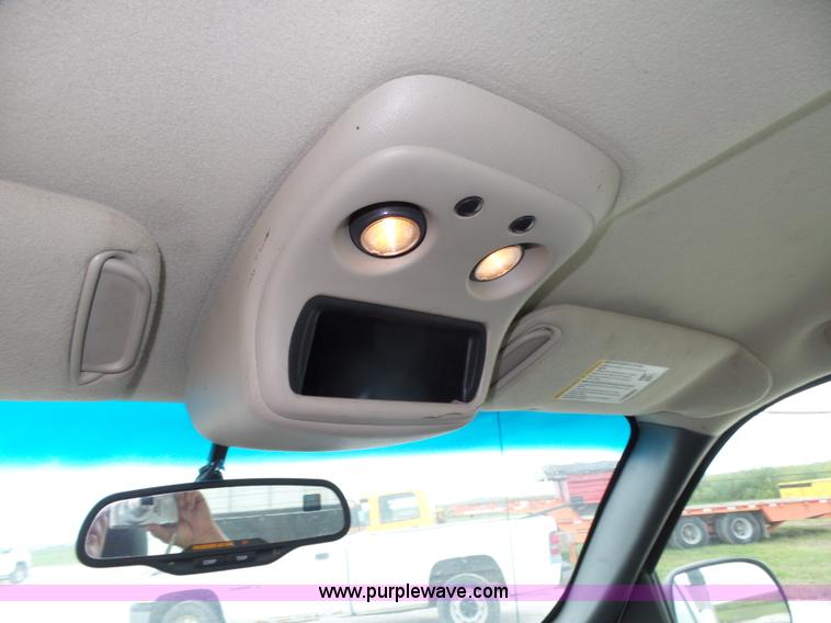 image for item K8478 2003 Chevrolet Silverado 1500 pickup truck