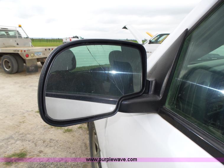 image for item K8478 2003 Chevrolet Silverado 1500 pickup truck