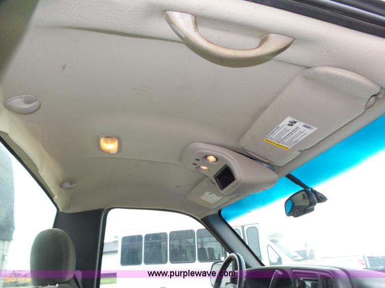 image for item K8478 2003 Chevrolet Silverado 1500 pickup truck