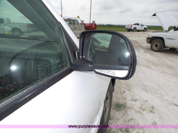 image for item K8478 2003 Chevrolet Silverado 1500 pickup truck