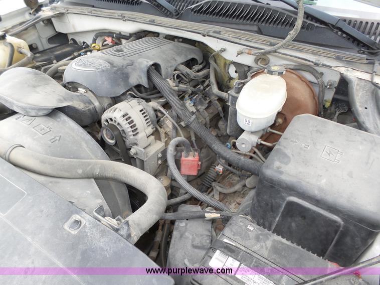 image for item K8478 2003 Chevrolet Silverado 1500 pickup truck