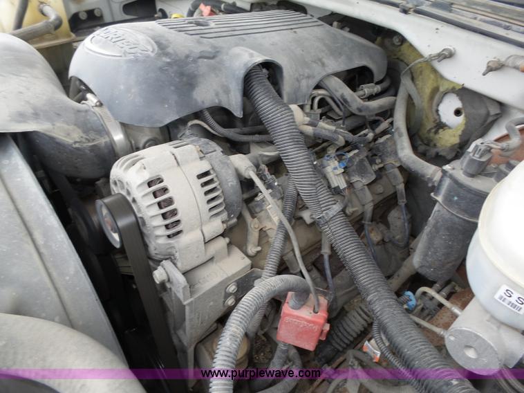 image for item K8478 2003 Chevrolet Silverado 1500 pickup truck