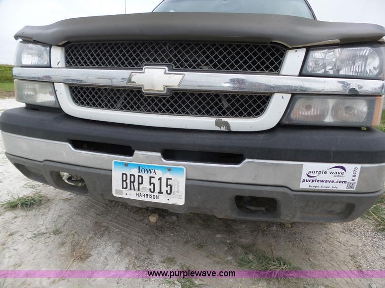 image for item K8478 2003 Chevrolet Silverado 1500 pickup truck