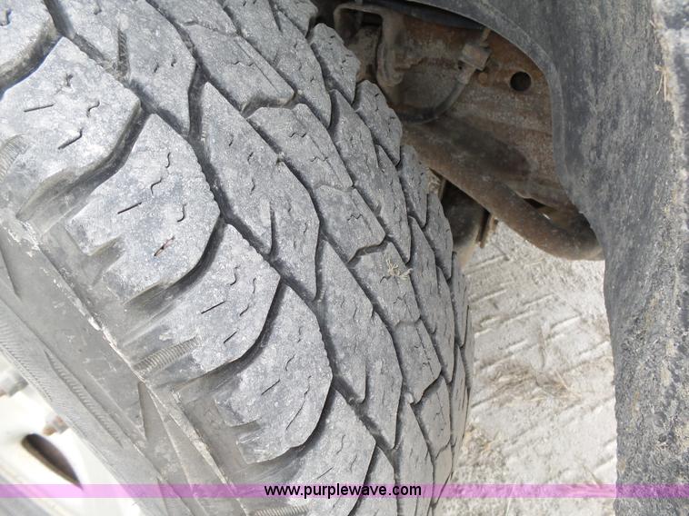 image for item K8478 2003 Chevrolet Silverado 1500 pickup truck