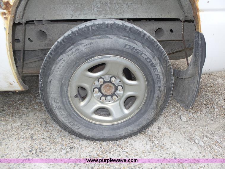 image for item K8478 2003 Chevrolet Silverado 1500 pickup truck