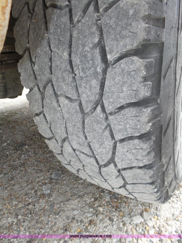 image for item K8478 2003 Chevrolet Silverado 1500 pickup truck