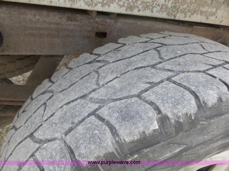 image for item K8478 2003 Chevrolet Silverado 1500 pickup truck