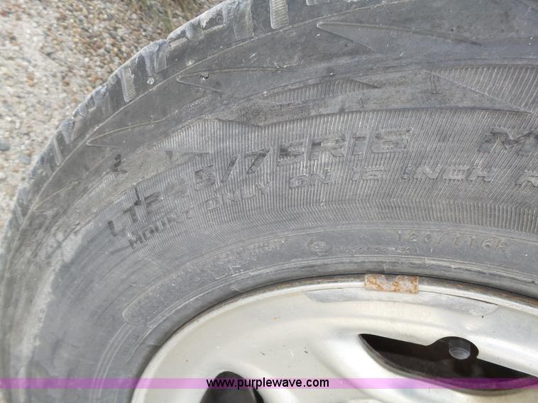 image for item K8478 2003 Chevrolet Silverado 1500 pickup truck