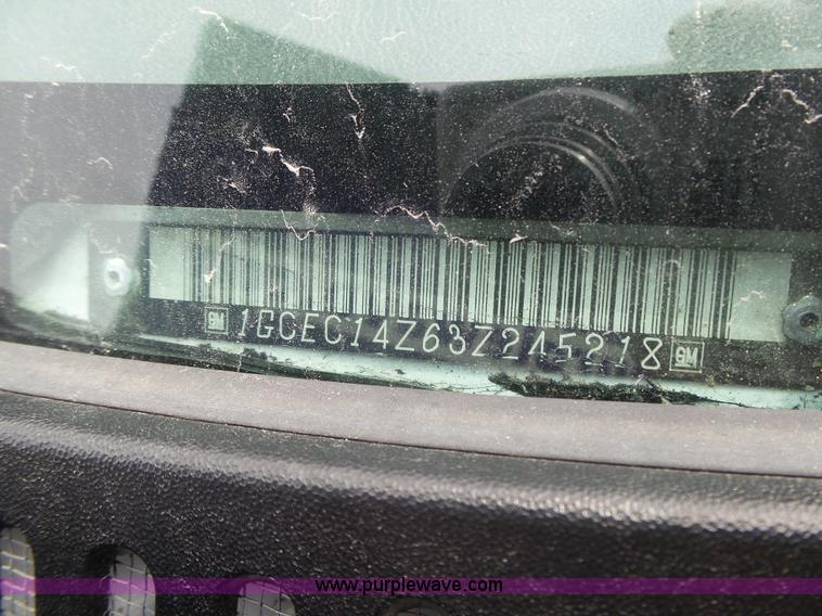 image for item K8478 2003 Chevrolet Silverado 1500 pickup truck