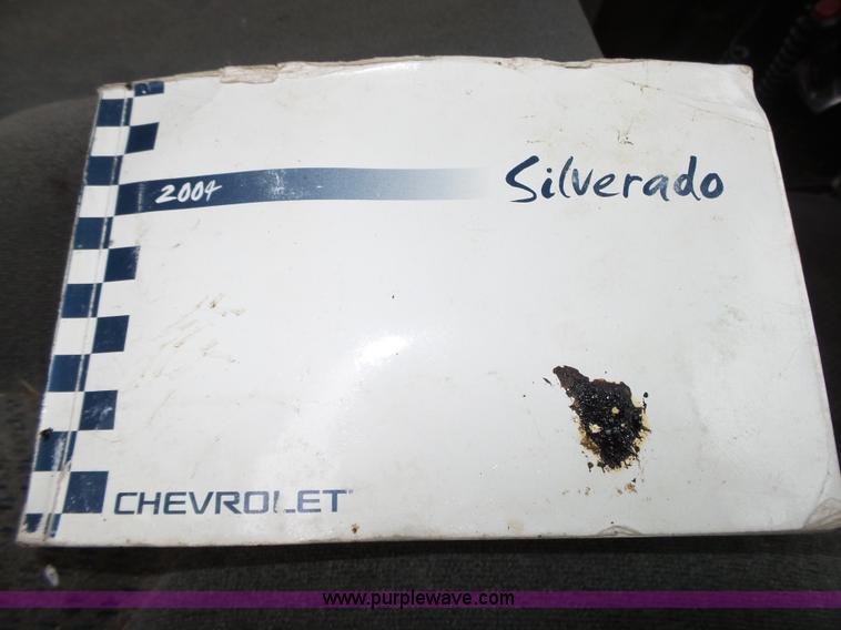 image for item K8479 2004 Chevrolet Silverado 3500 Crew Cab pickup truck cab and chassis