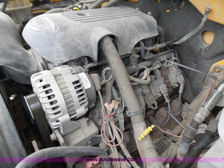 image for item K8479 2004 Chevrolet Silverado 3500 Crew Cab pickup truck cab and chassis