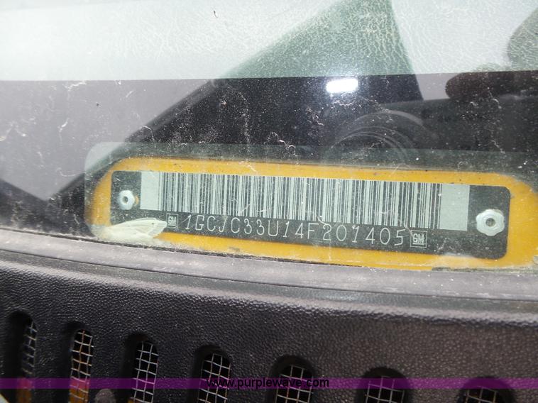 image for item K8479 2004 Chevrolet Silverado 3500 Crew Cab pickup truck cab and chassis