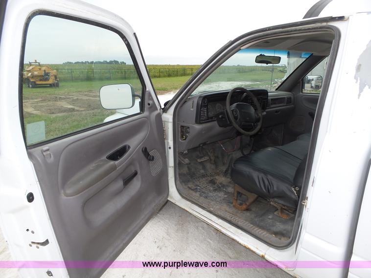 image for item K8480 1996 Dodge Ram 1500 pickup truck