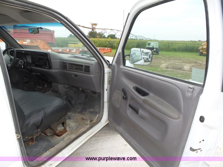 image for item K8480 1996 Dodge Ram 1500 pickup truck