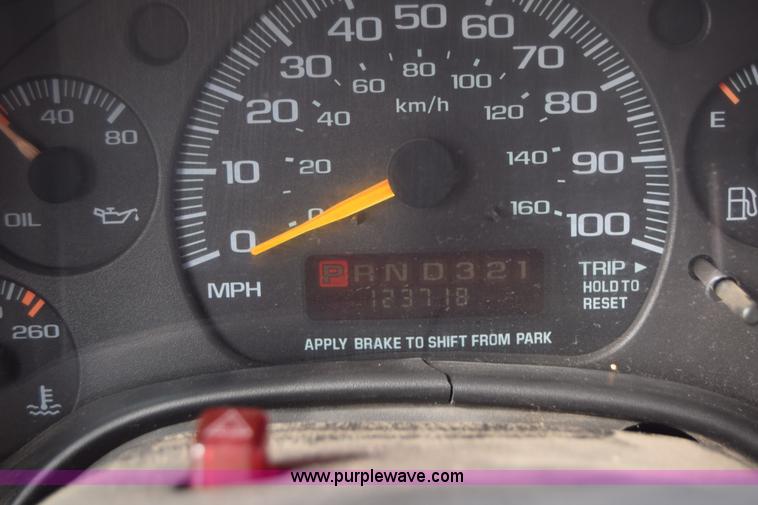 image for item L2541 2001 Chevrolet Express 3500 Cargo Blue Bird school bus