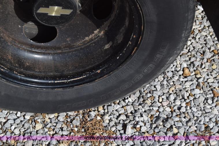 image for item L2541 2001 Chevrolet Express 3500 Cargo Blue Bird school bus