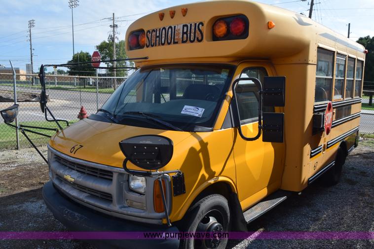 image for item L2542 2000 Chevrolet Express 3500 Cargo school bus