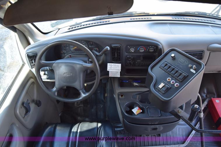 image for item L2542 2000 Chevrolet Express 3500 Cargo school bus
