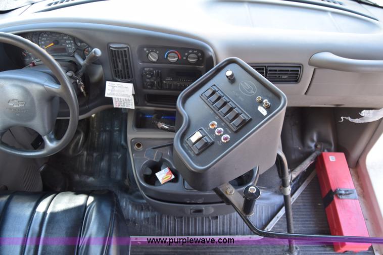 image for item L2542 2000 Chevrolet Express 3500 Cargo school bus