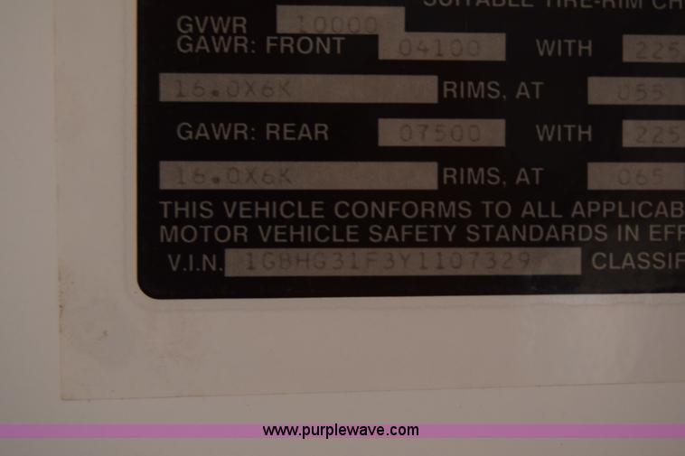 image for item L2542 2000 Chevrolet Express 3500 Cargo school bus