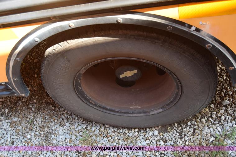 image for item L2542 2000 Chevrolet Express 3500 Cargo school bus