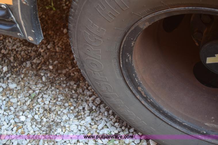 image for item L2542 2000 Chevrolet Express 3500 Cargo school bus