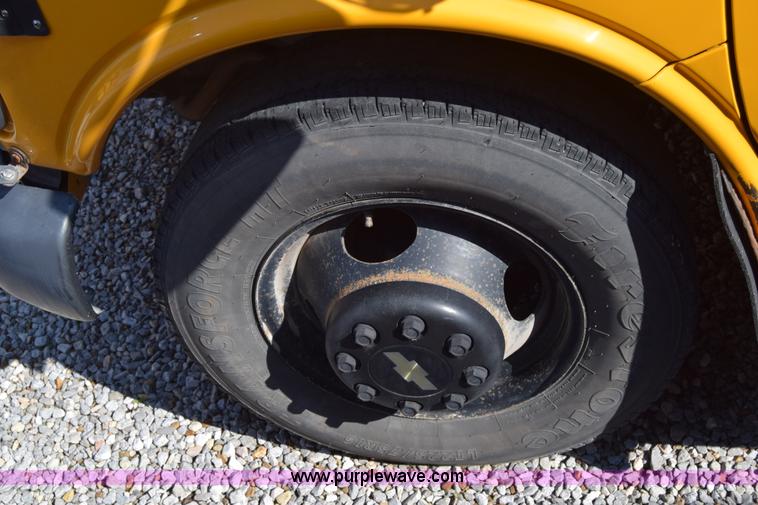 image for item L2542 2000 Chevrolet Express 3500 Cargo school bus