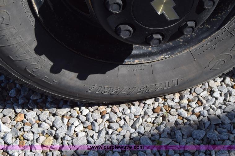 image for item L2542 2000 Chevrolet Express 3500 Cargo school bus