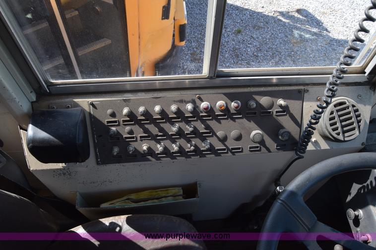 image for item L2543 1990 Blue Bird TC2000 school bus