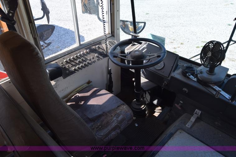 image for item L2543 1990 Blue Bird TC2000 school bus