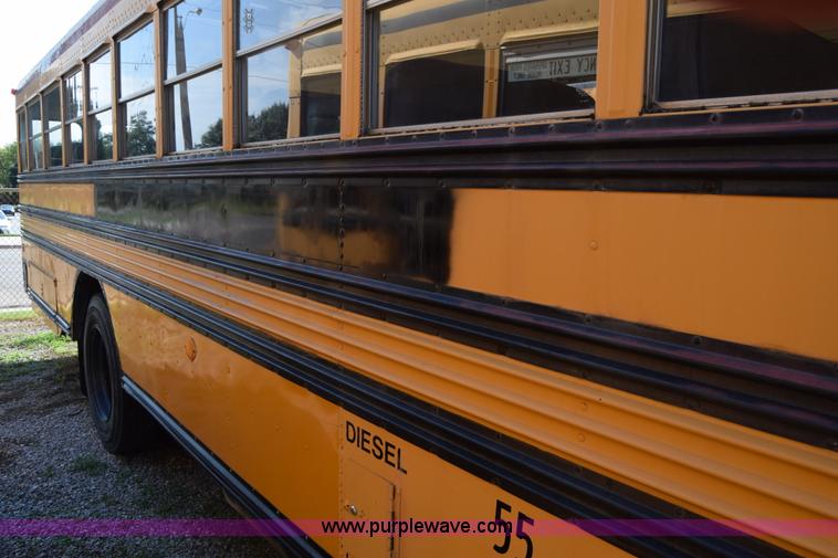image for item L2543 1990 Blue Bird TC2000 school bus