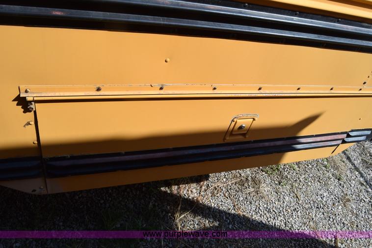 image for item L2543 1990 Blue Bird TC2000 school bus