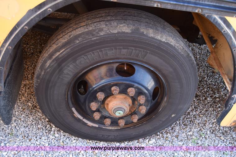 image for item L2543 1990 Blue Bird TC2000 school bus