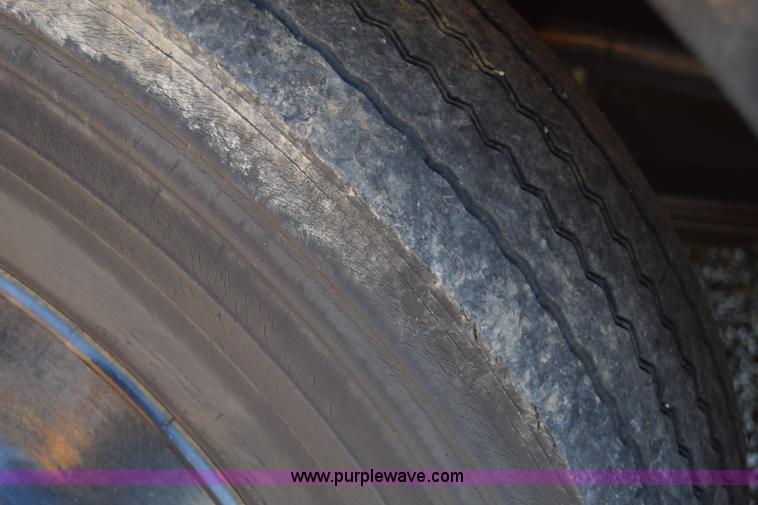 image for item L2543 1990 Blue Bird TC2000 school bus