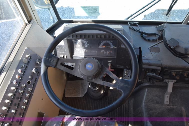 image for item L2544 1997 Blue Bird TC2000 school bus