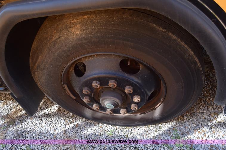 image for item L2544 1997 Blue Bird TC2000 school bus