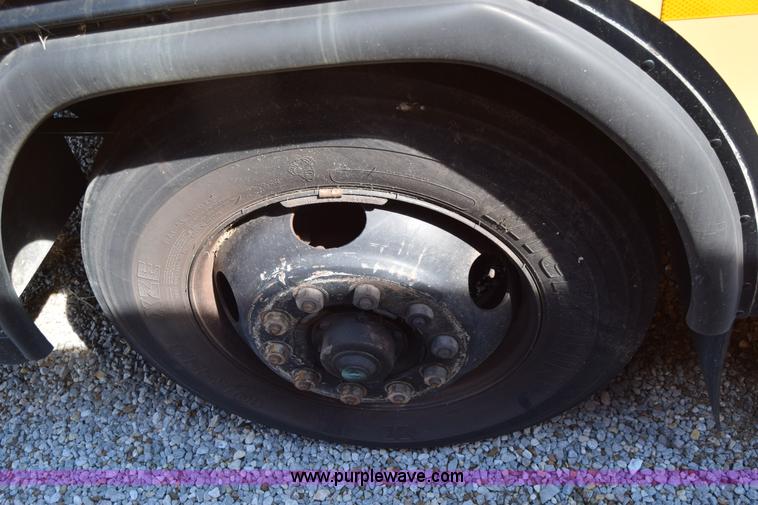 image for item L2544 1997 Blue Bird TC2000 school bus