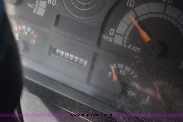 image for item L2545 1995 Blue Bird TC2000 school bus