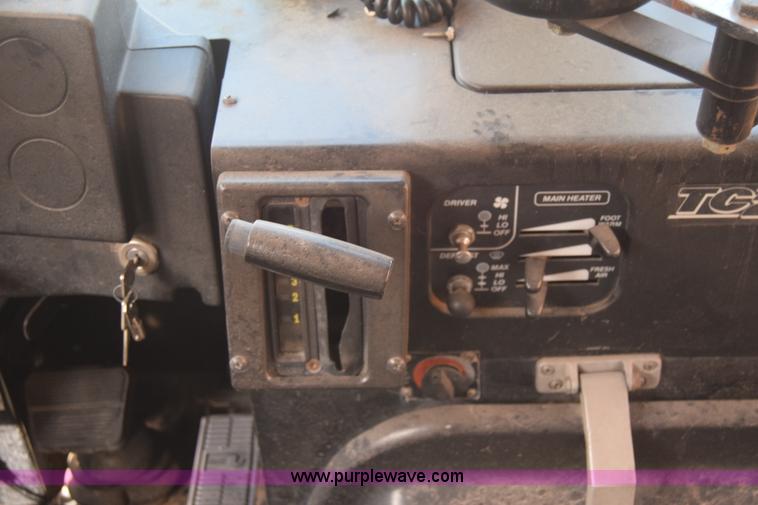 image for item L2545 1995 Blue Bird TC2000 school bus